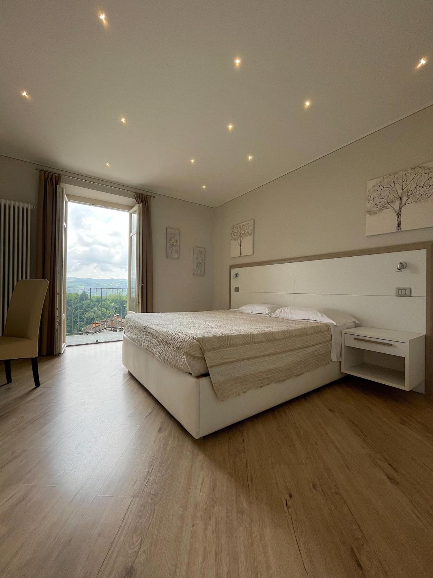 Bed and Breakfast La Rocca Carrù Exteriér fotografie